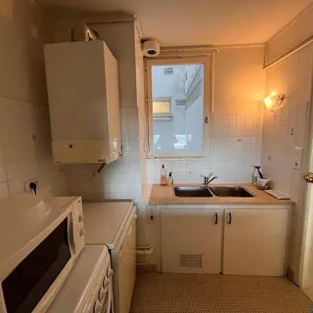 T3 Avec Balcon Et Parking, A Deux Pas De La - Fr-1-197-182 Apartament *