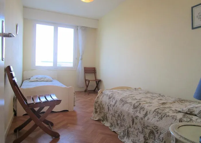 公寓 T3 Avec Balcon Et Parking, A Deux Pas De La - Fr-1-197-182 莱萨布勒-多洛讷